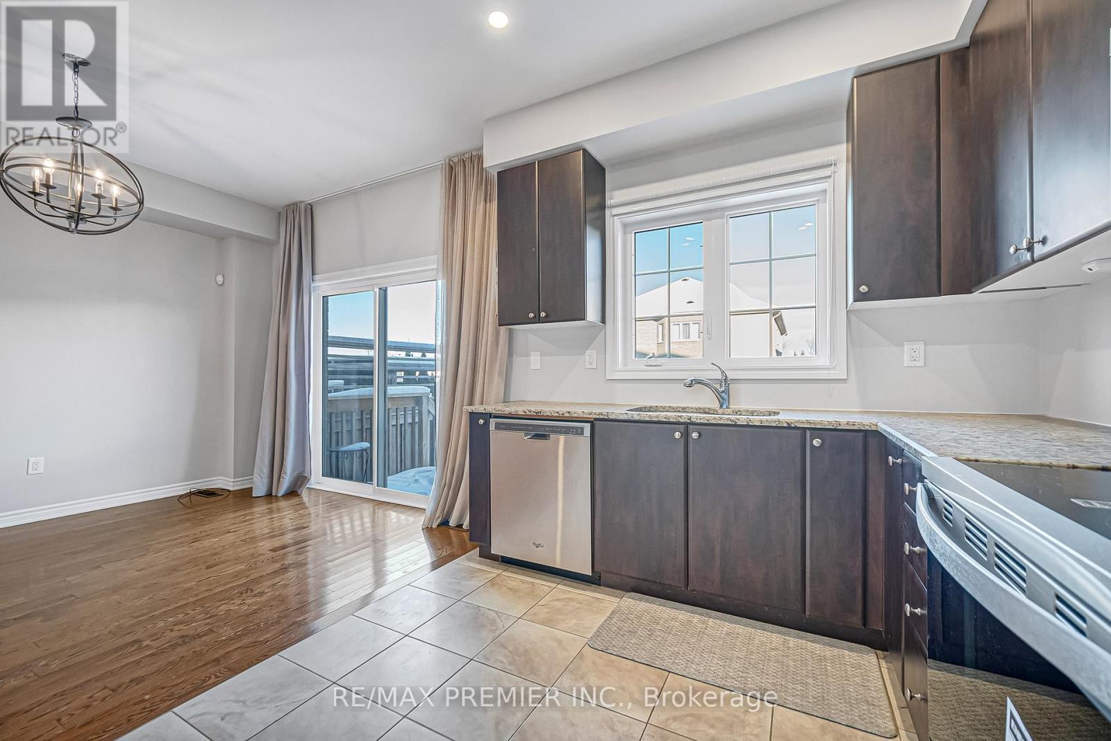 68 Zachary Place, Vaughan, ON - Indoor Photo Showing Kitchen