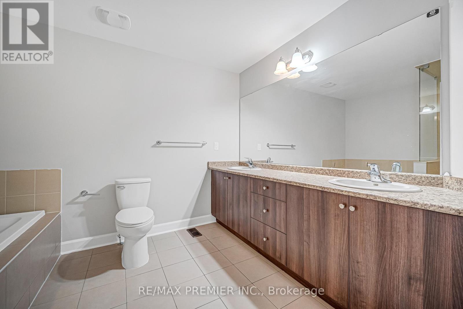 68 Zachary Place, Vaughan, ON - Indoor Photo Showing Bathroom