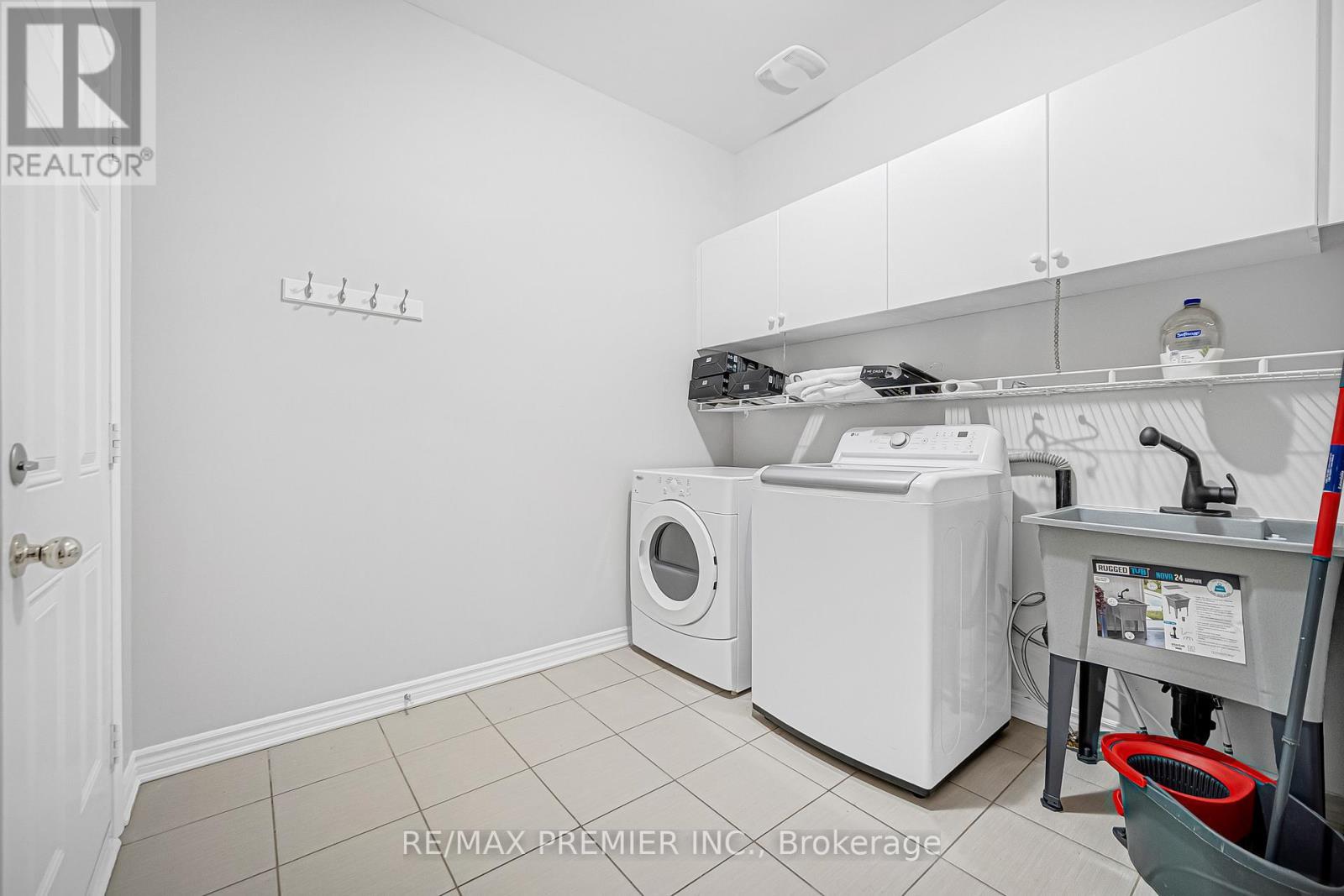 68 Zachary Place, Vaughan, ON - Indoor Photo Showing Laundry Room