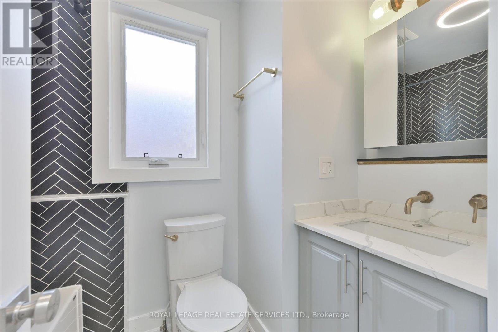 8 Pritchard Avenue, Toronto, ON - Indoor Photo Showing Bathroom