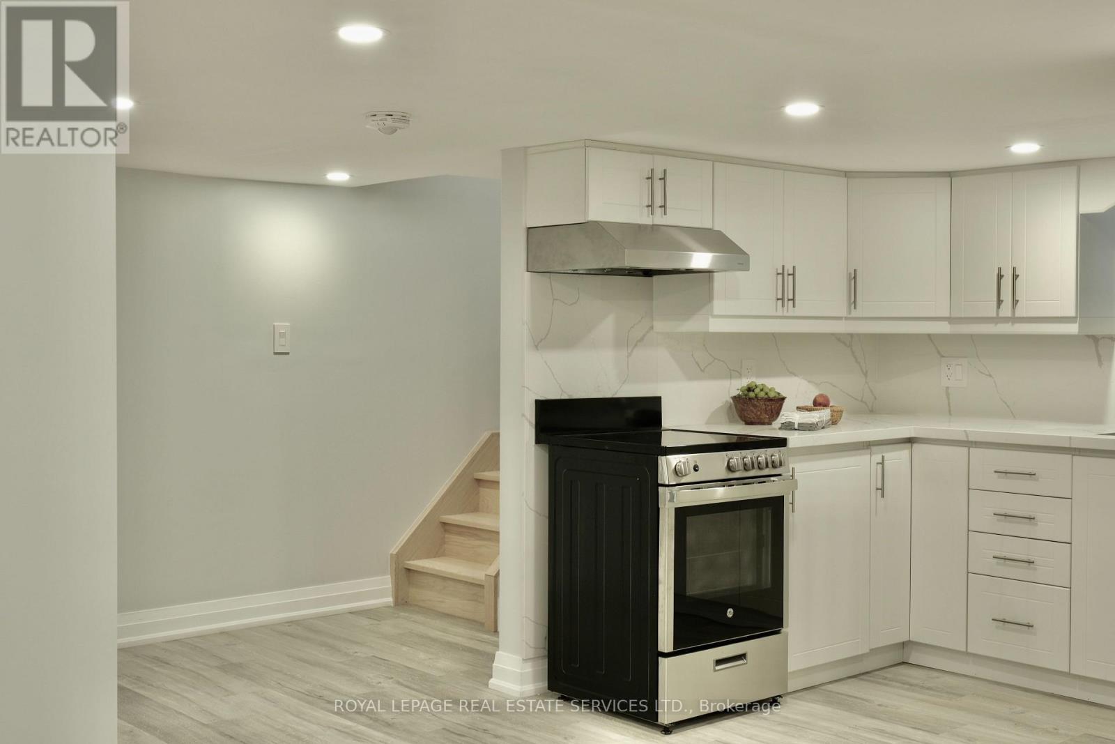 8 Pritchard Avenue, Toronto, ON - Indoor Photo Showing Kitchen