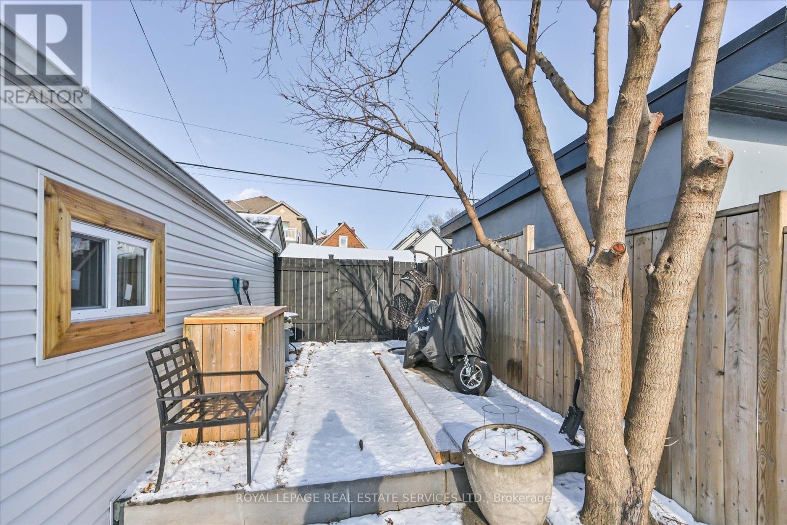 8 Pritchard Avenue, Toronto, ON - Outdoor