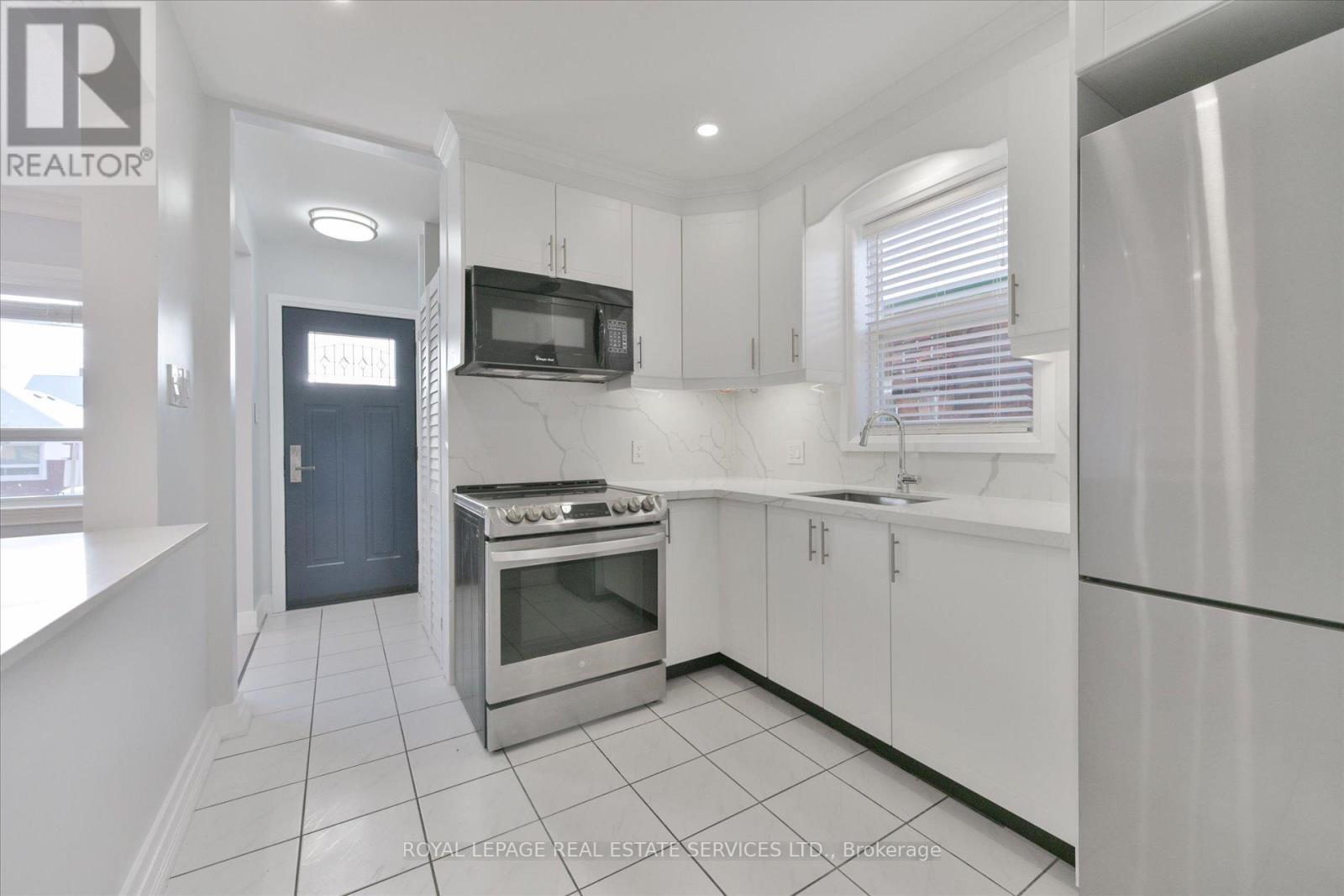 8 Pritchard Avenue, Toronto, ON - Indoor Photo Showing Kitchen