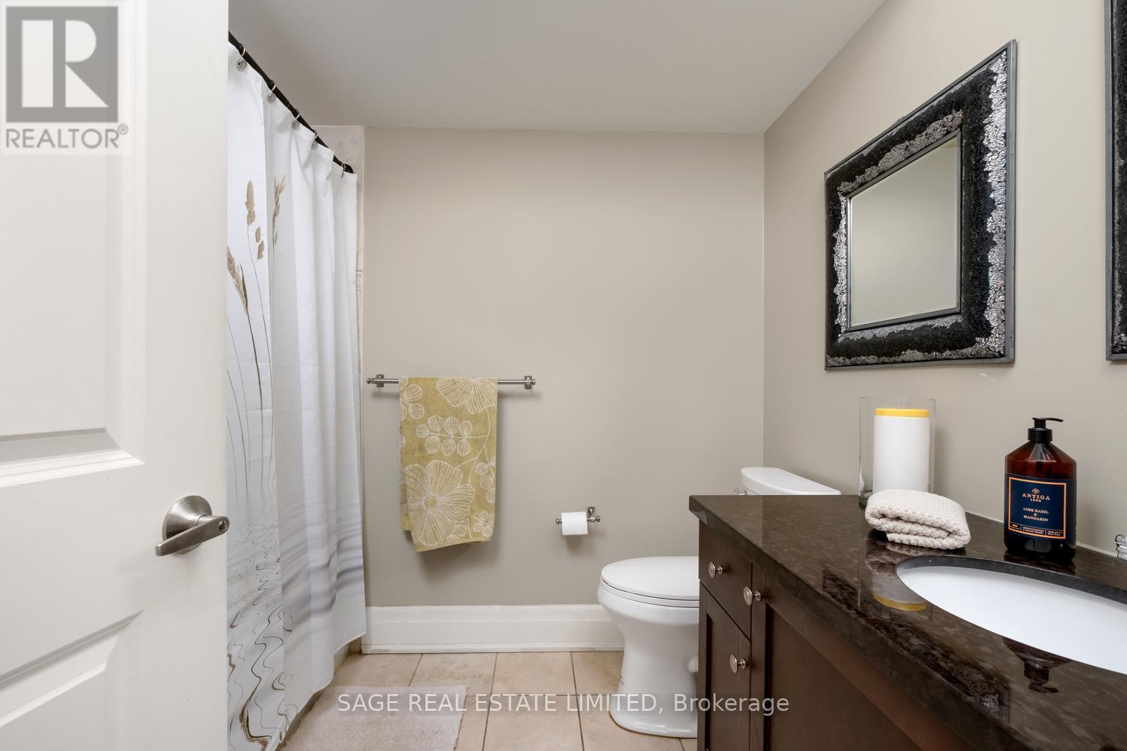 147 Brandon Avenue, Toronto, ON - Indoor Photo Showing Bathroom