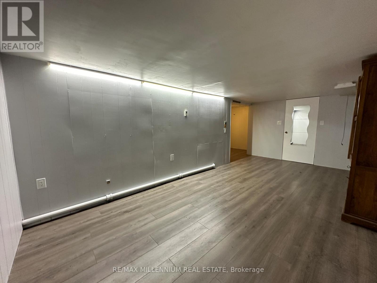 4680 Sixth Avenue, Niagara Falls, ON - Indoor Photo Showing Other Room