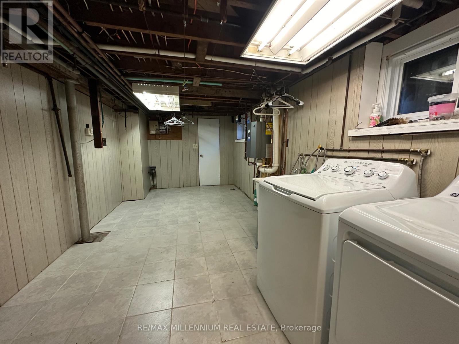4680 Sixth Avenue, Niagara Falls, ON - Indoor Photo Showing Laundry Room