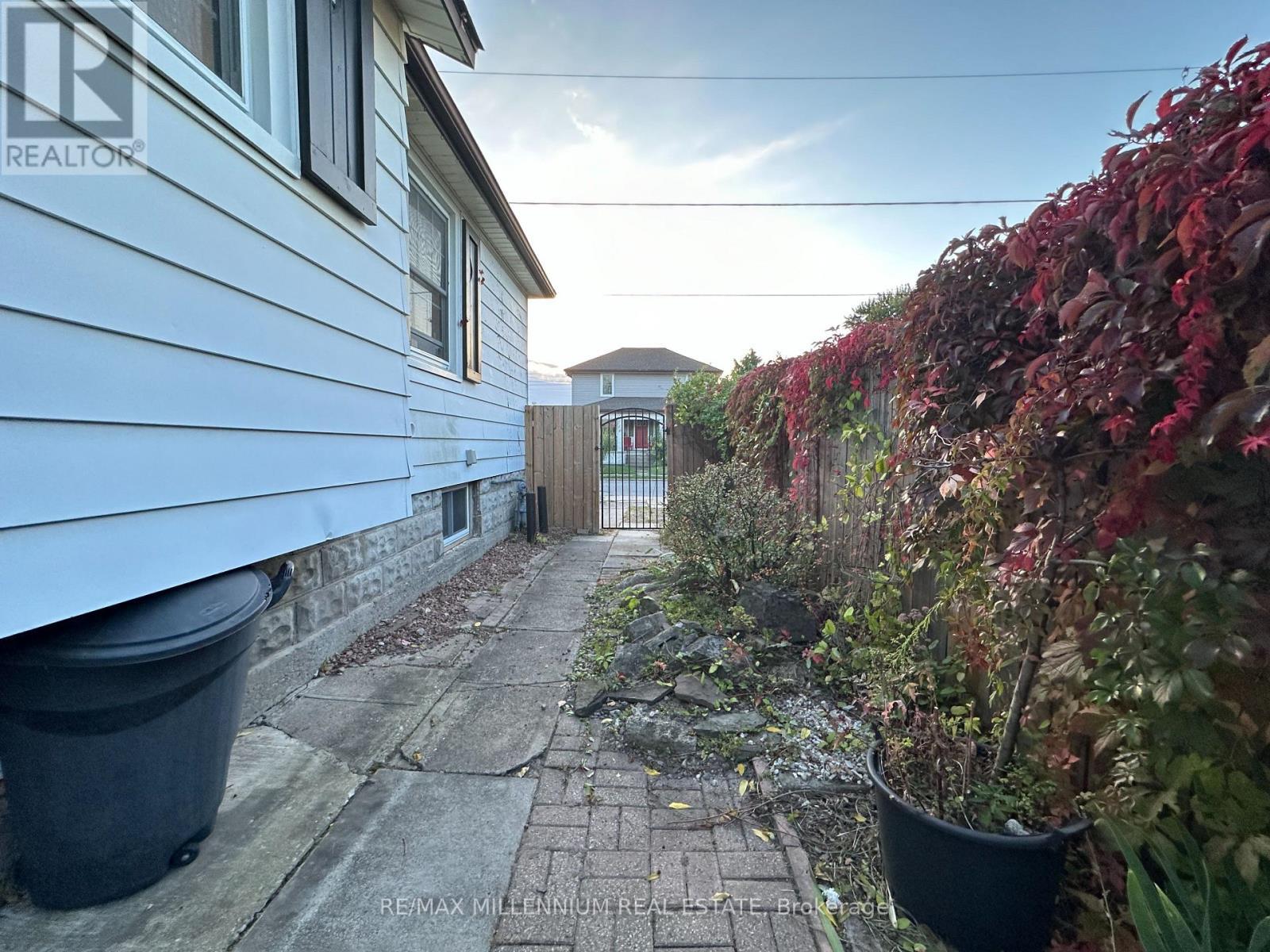 4680 Sixth Avenue, Niagara Falls, ON - Outdoor