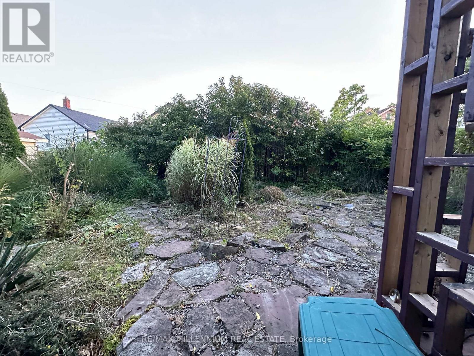 4680 Sixth Avenue, Niagara Falls, ON - Outdoor