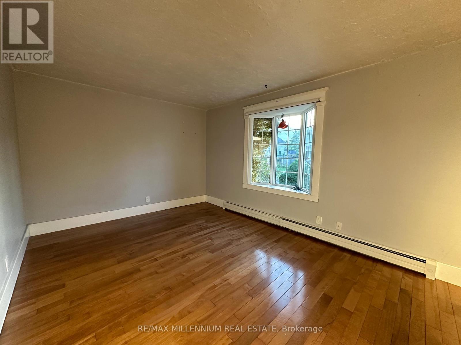 4680 Sixth Avenue, Niagara Falls, ON - Indoor Photo Showing Other Room