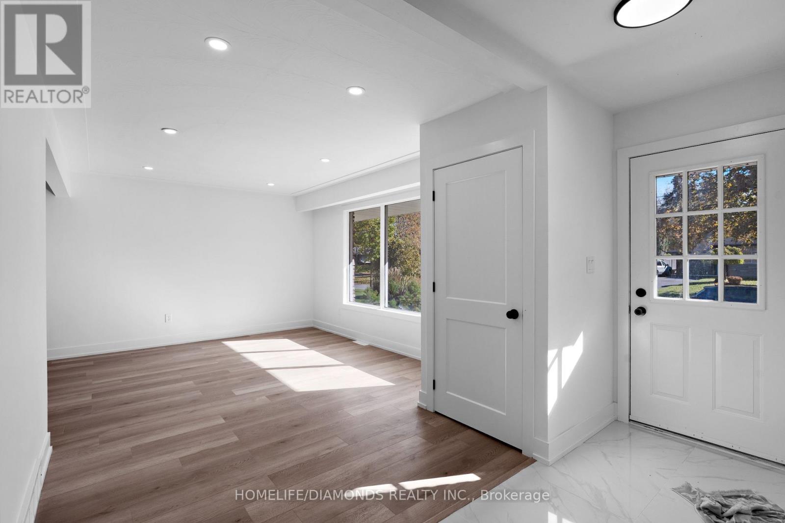 Upper - 17 Old Coach Road, St. Catharines, ON - Indoor Photo Showing Other Room