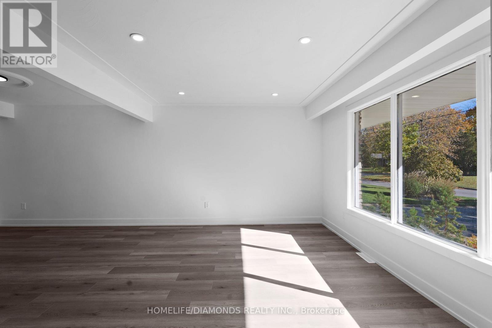 Upper - 17 Old Coach Road, St. Catharines, ON - Indoor Photo Showing Other Room