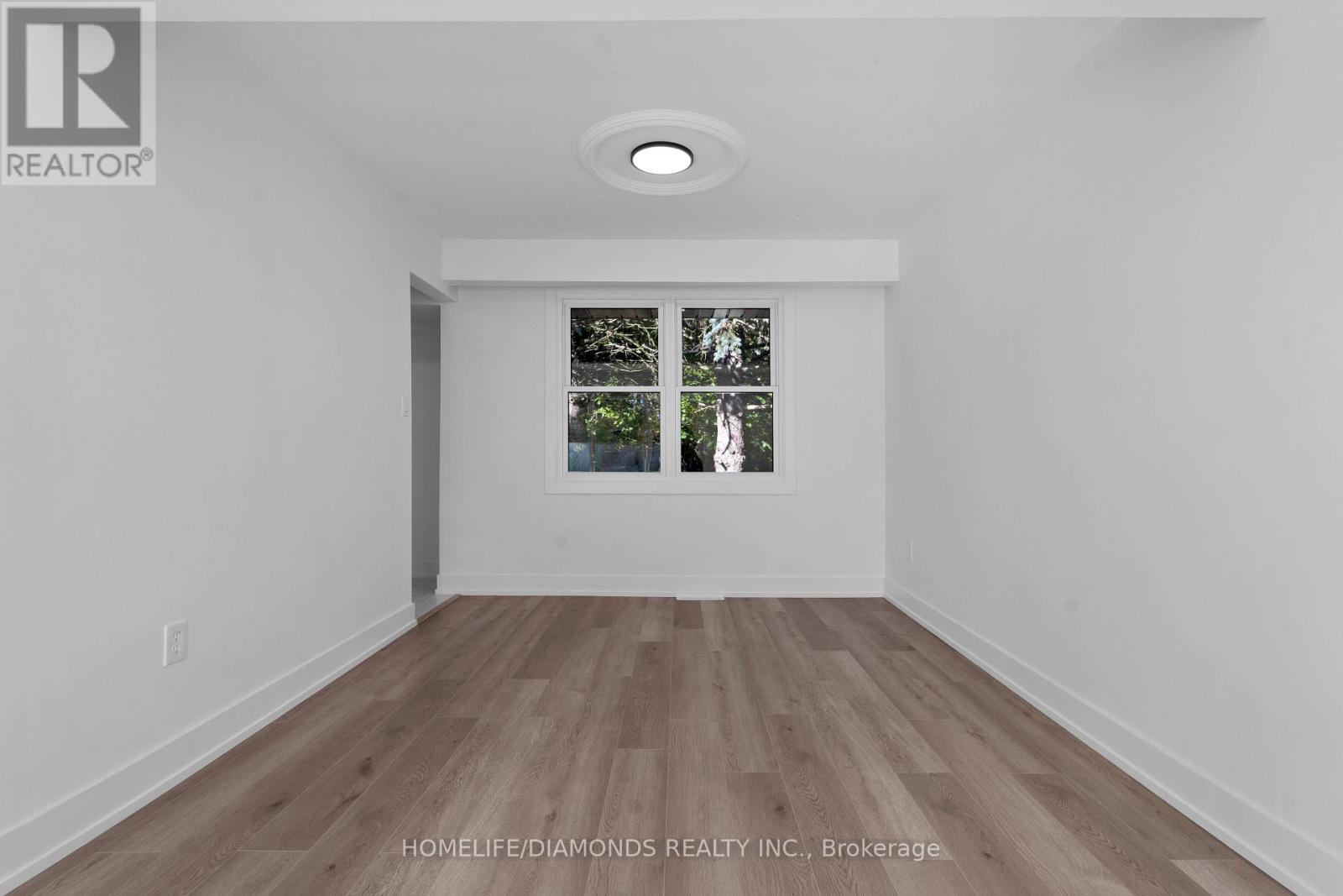 Upper - 17 Old Coach Road, St. Catharines, ON - Indoor Photo Showing Other Room