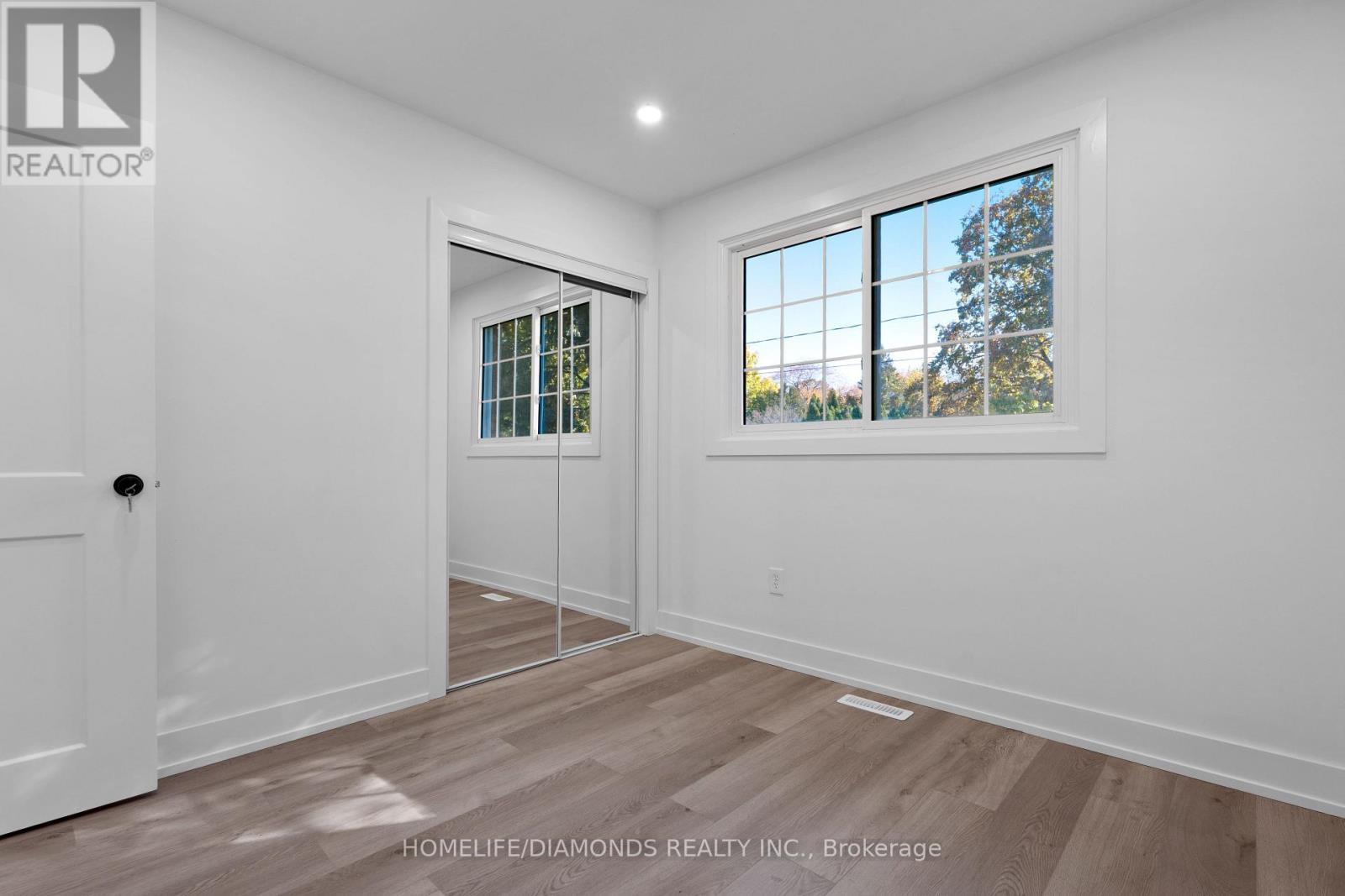 Upper - 17 Old Coach Road, St. Catharines, ON - Indoor Photo Showing Other Room