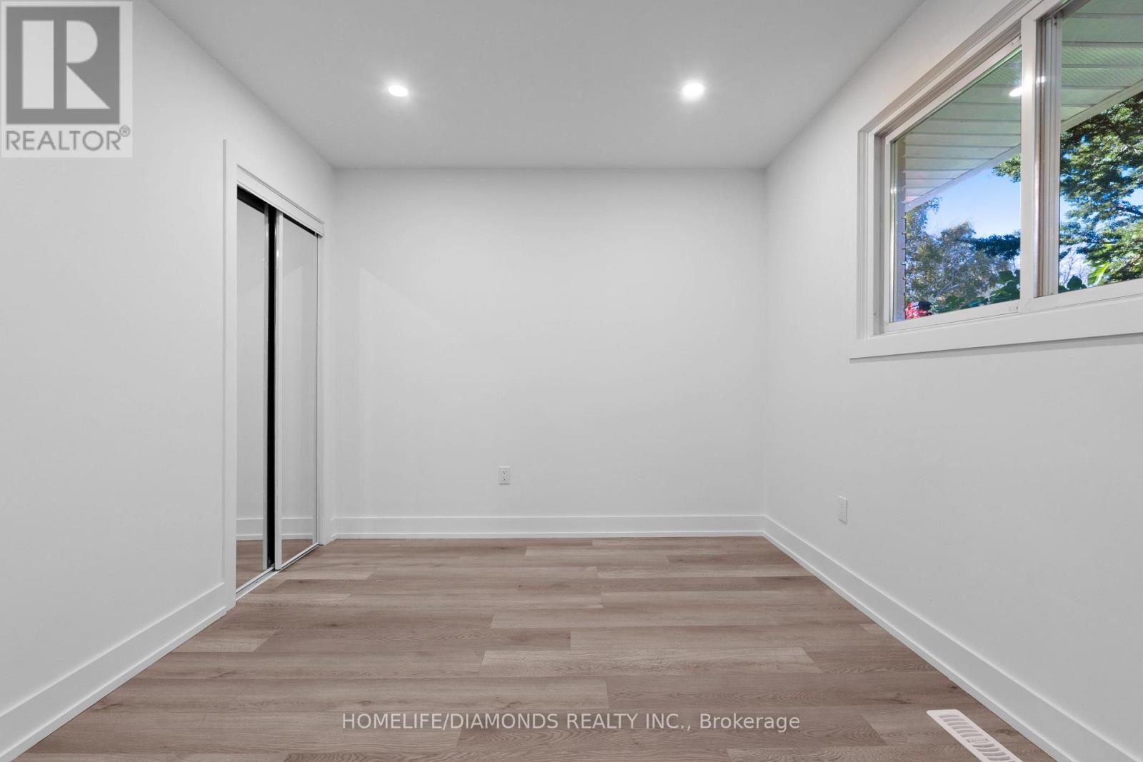 Upper - 17 Old Coach Road, St. Catharines, ON - Indoor Photo Showing Other Room