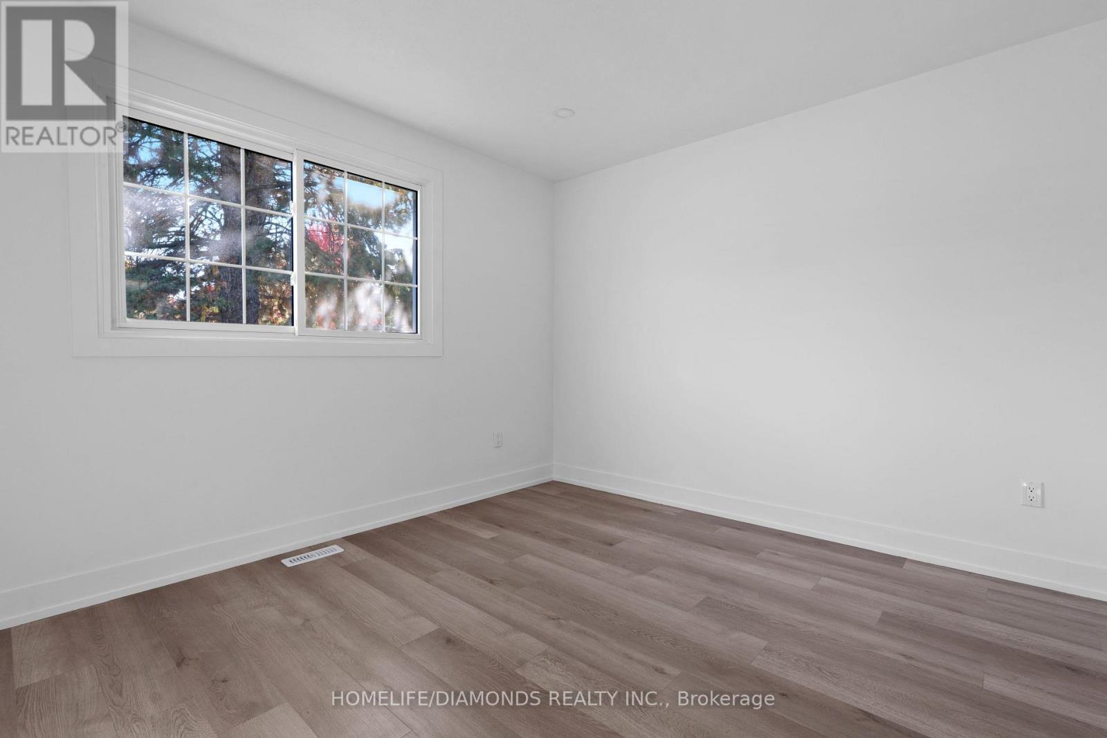 Upper - 17 Old Coach Road, St. Catharines, ON - Indoor Photo Showing Other Room