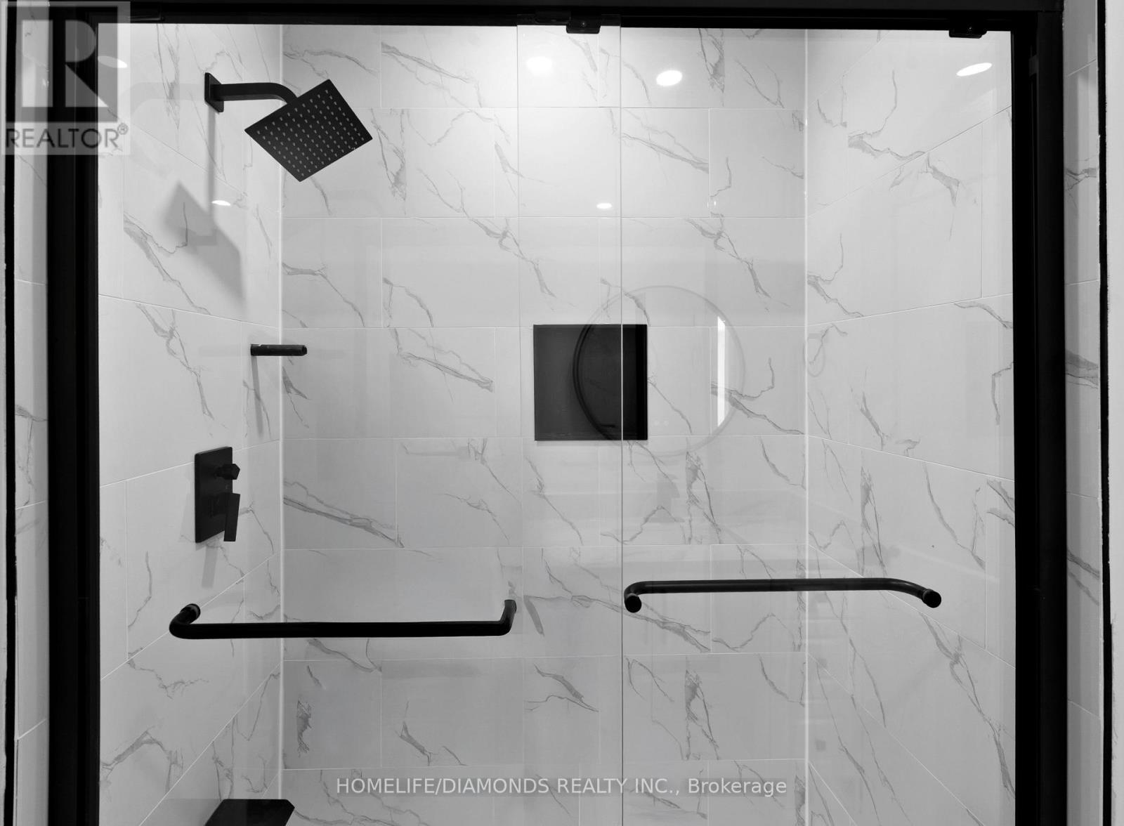 Upper - 17 Old Coach Road, St. Catharines, ON - Photo Showing Bathroom