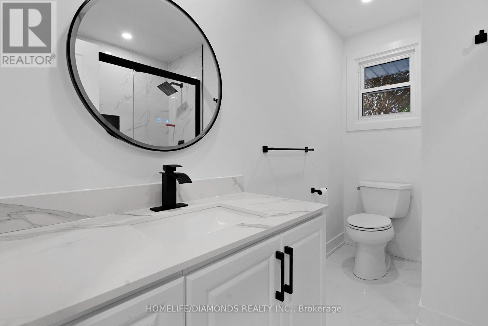 Upper - 17 Old Coach Road, St. Catharines, ON - Indoor Photo Showing Bathroom