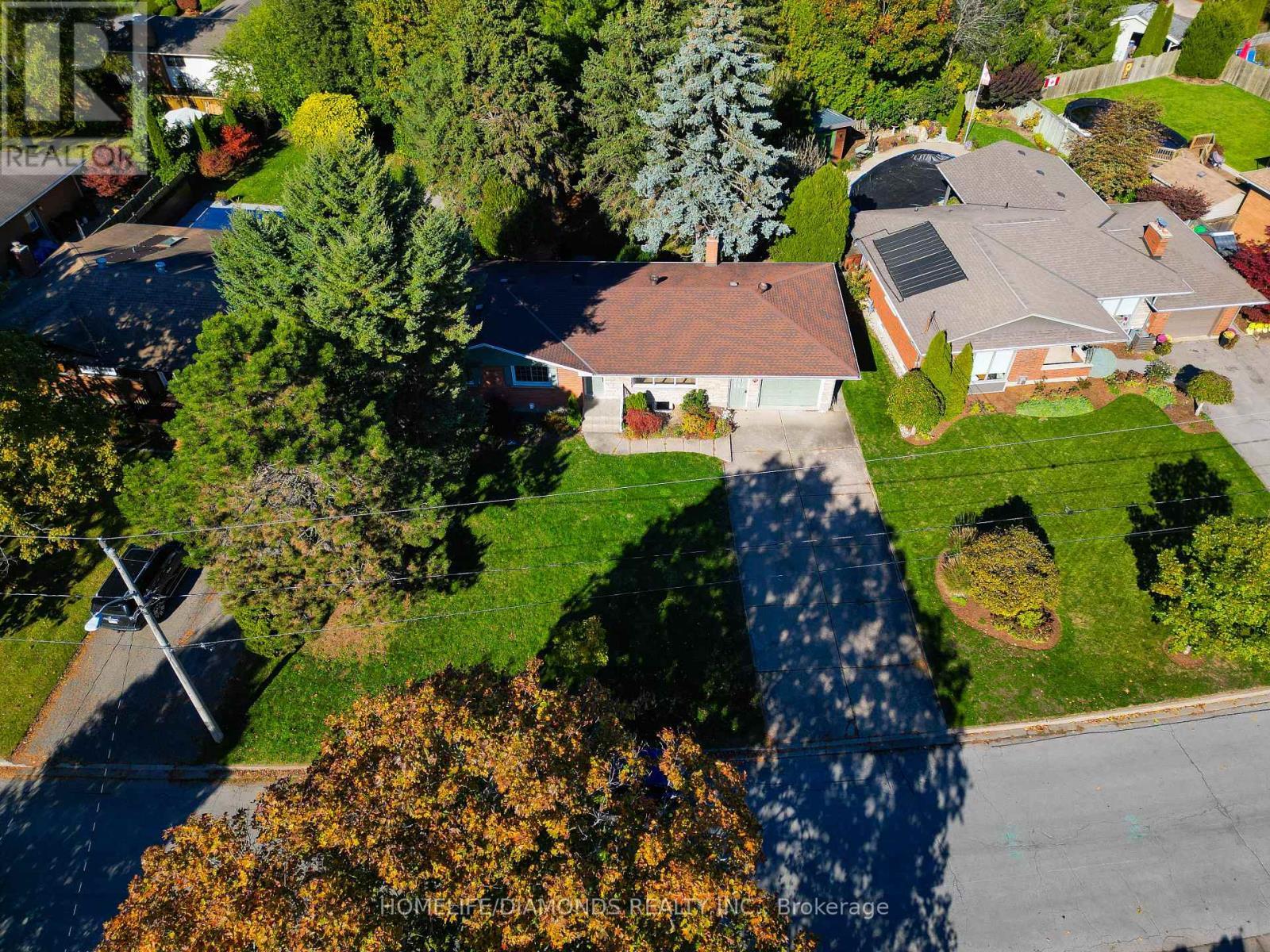 Upper - 17 Old Coach Road, St. Catharines, ON - Outdoor