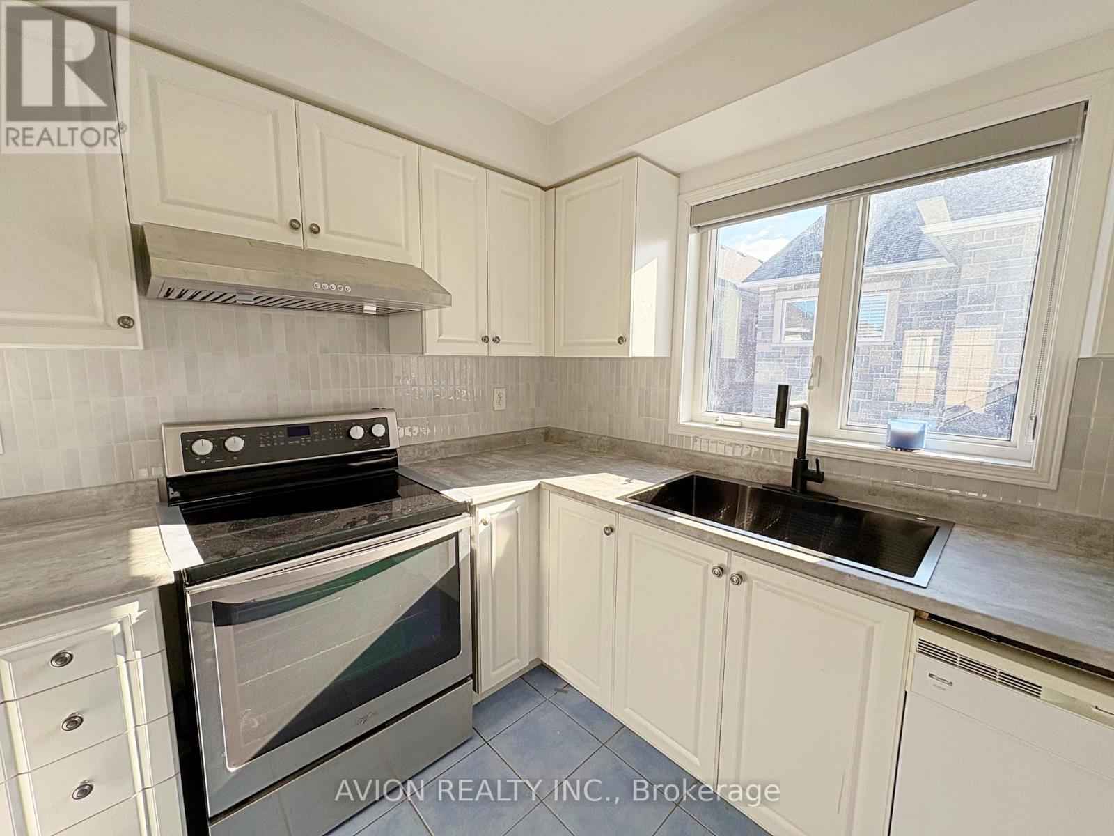 Coach H - 59 Oakmoor Lane, Markham, ON - Indoor Photo Showing Kitchen