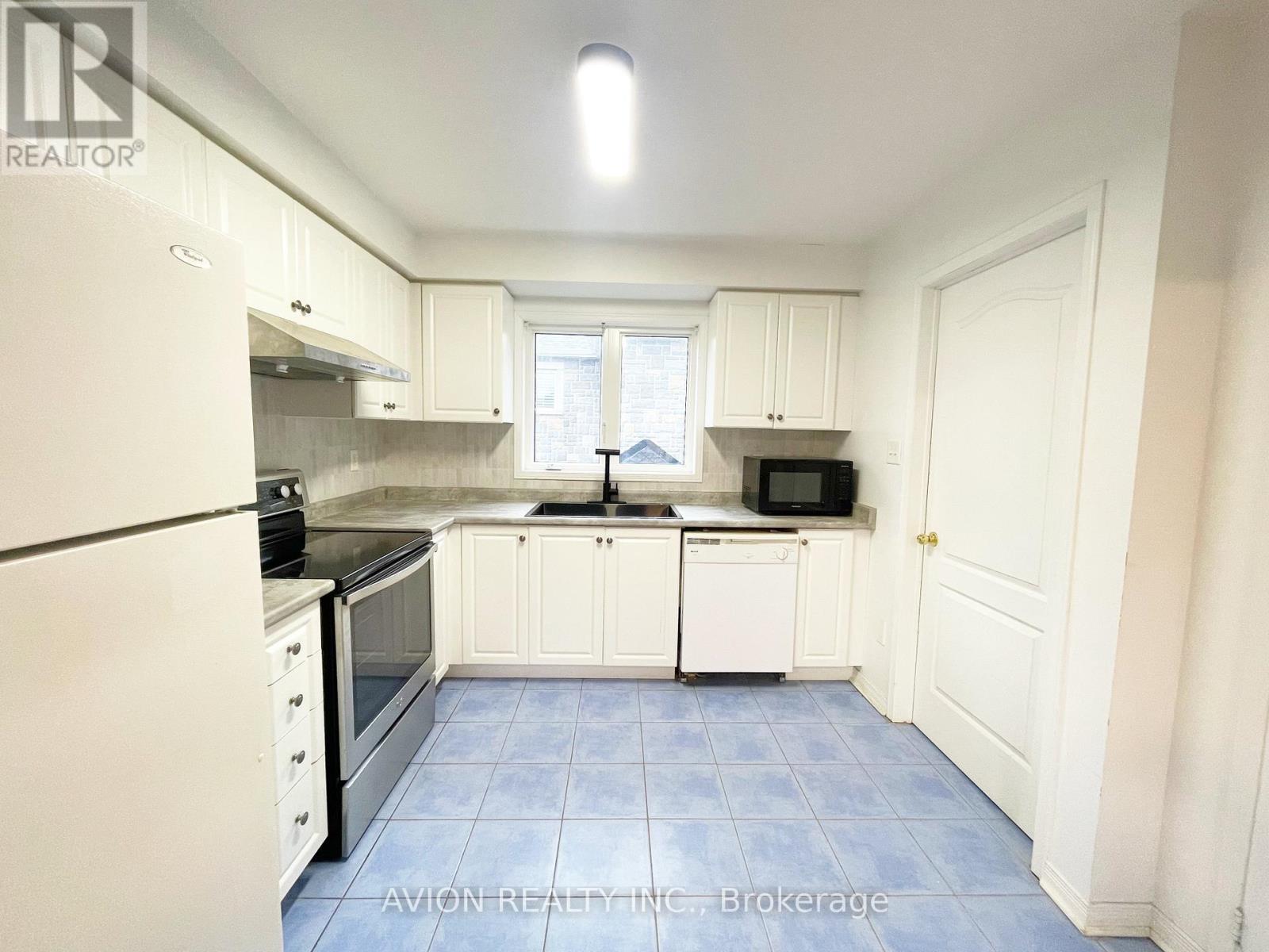 Coach H - 59 Oakmoor Lane, Markham, ON - Indoor Photo Showing Kitchen