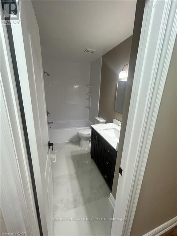 49 Ristau Crescent, Kitchener, ON - Indoor Photo Showing Bathroom