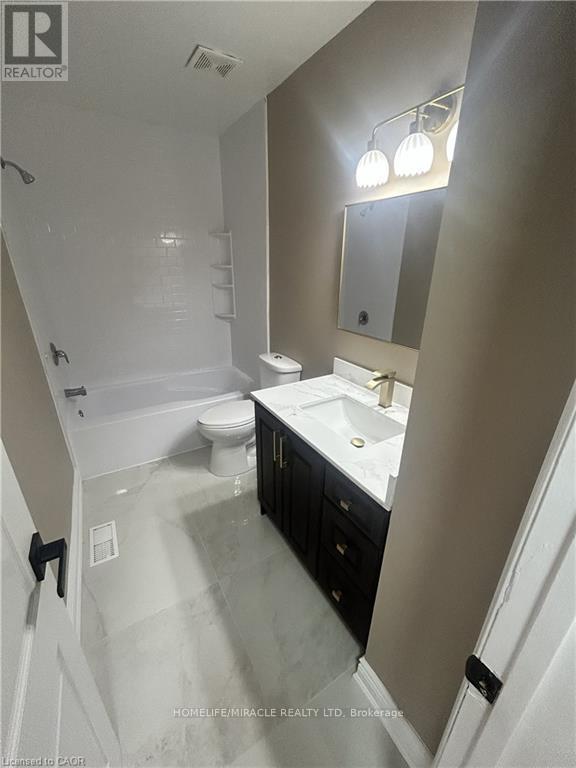 49 Ristau Crescent, Kitchener, ON - Indoor Photo Showing Bathroom