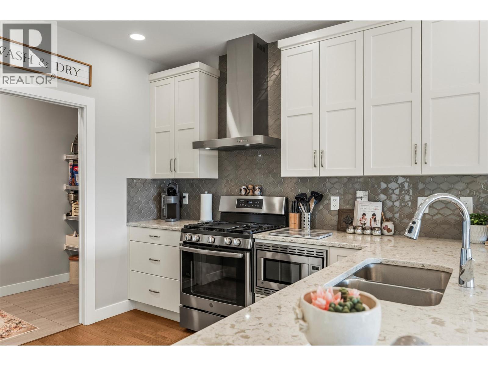 202 Vineyard Way Lot# Sl 1, Vernon, BC - Indoor Photo Showing Kitchen With Double Sink With Upgraded Kitchen