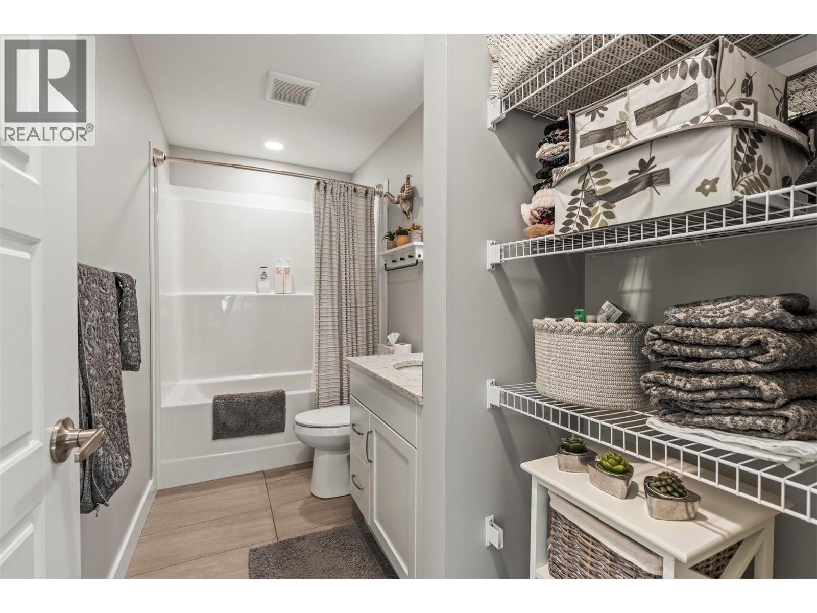 202 Vineyard Way Lot# Sl 1, Vernon, BC - Indoor Photo Showing Bathroom