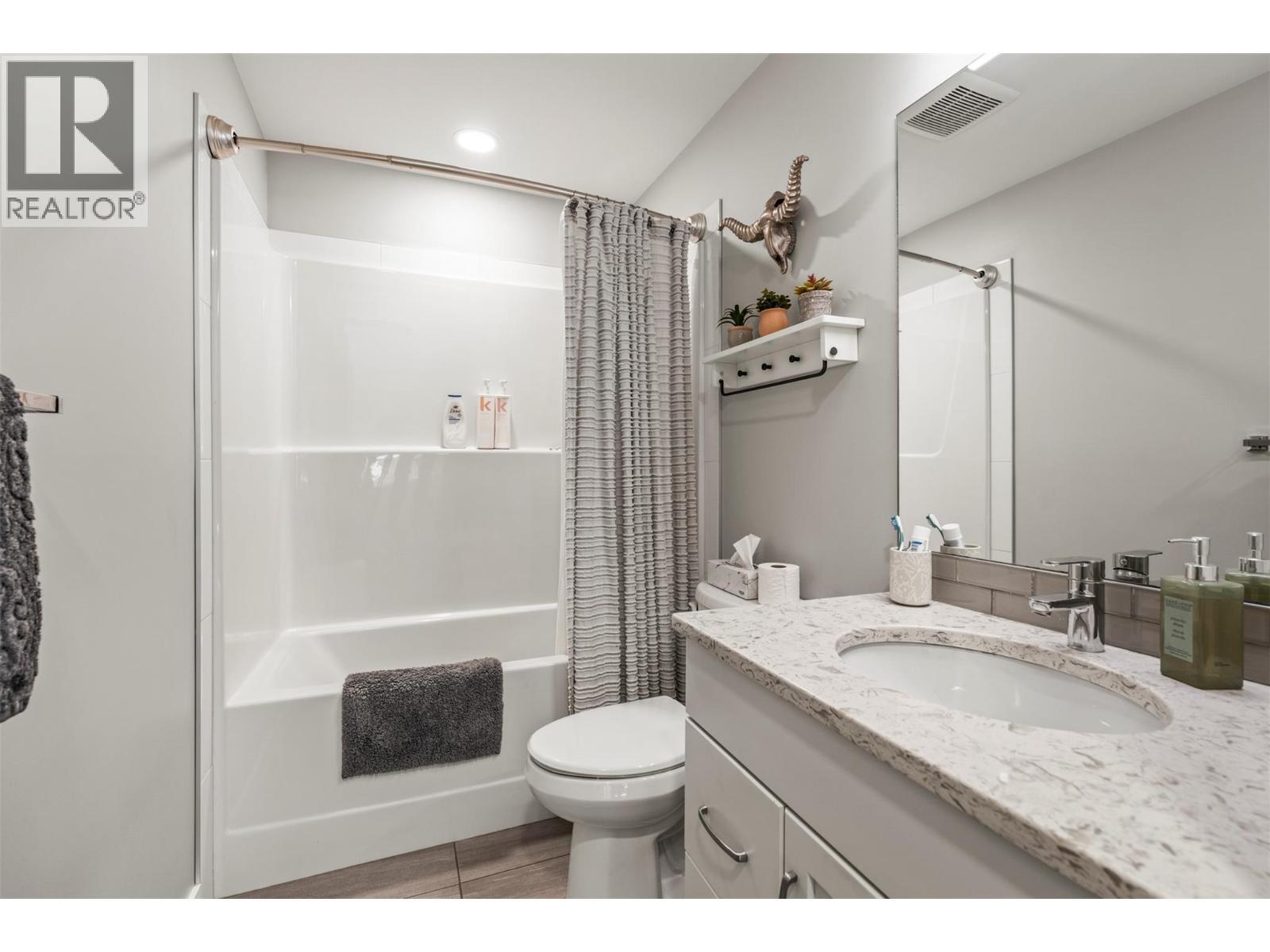 202 Vineyard Way Lot# Sl 1, Vernon, BC - Indoor Photo Showing Bathroom