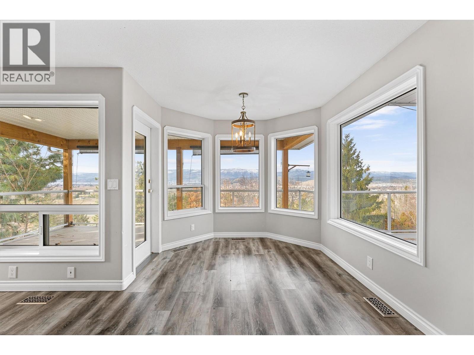 1180 Ray Road, Kelowna, BC - Indoor Photo Showing Other Room