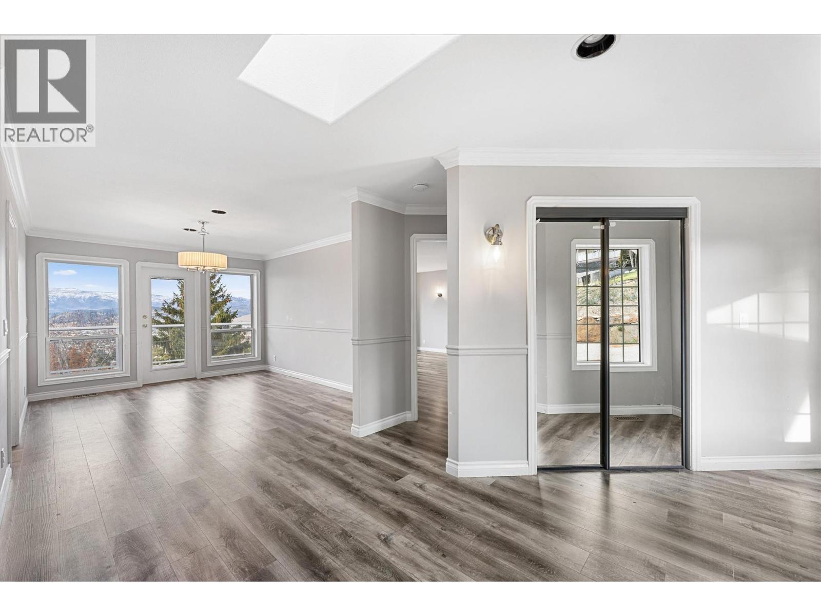 1180 Ray Road, Kelowna, BC - Indoor