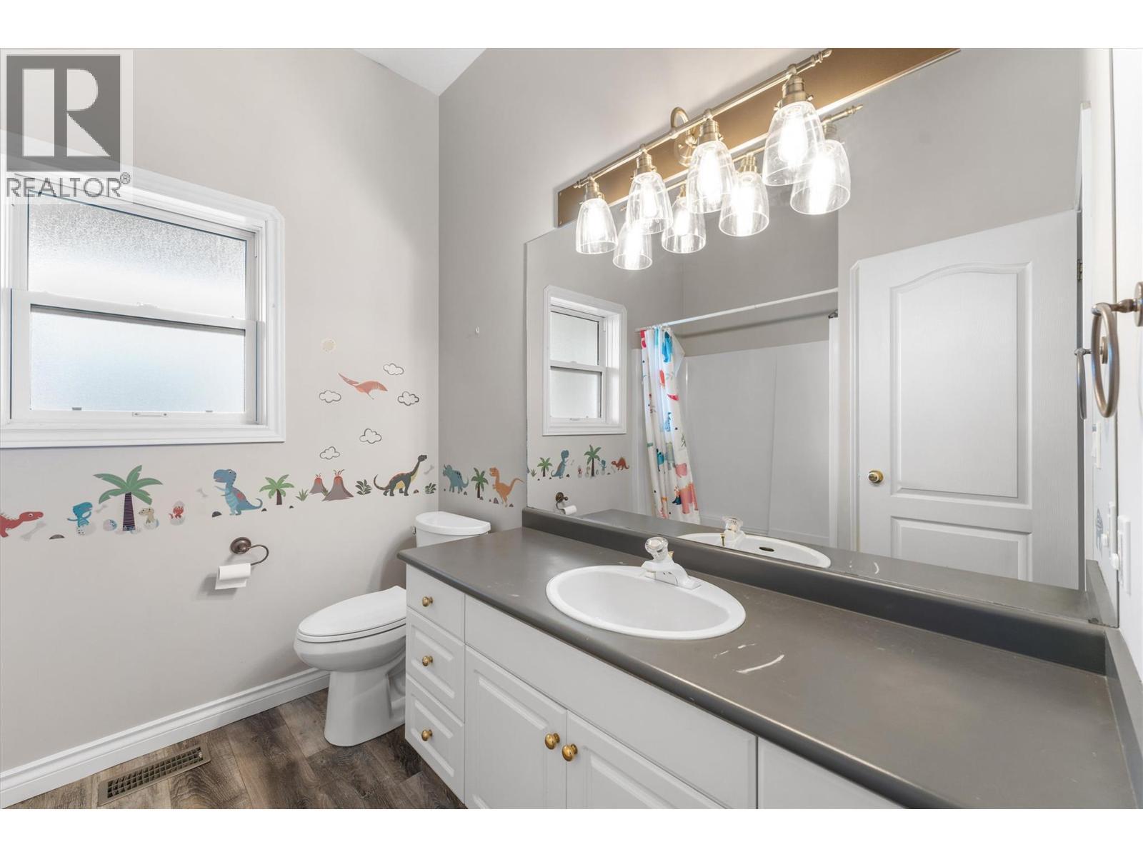1180 Ray Road, Kelowna, BC - Indoor Photo Showing Bathroom