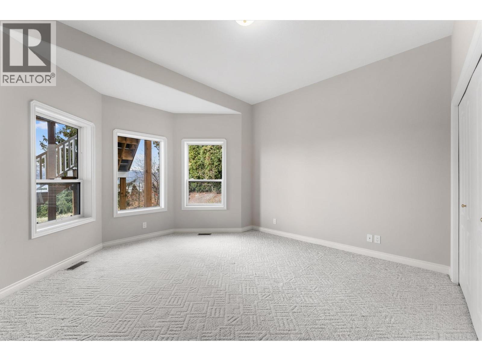 1180 Ray Road, Kelowna, BC - Indoor Photo Showing Other Room
