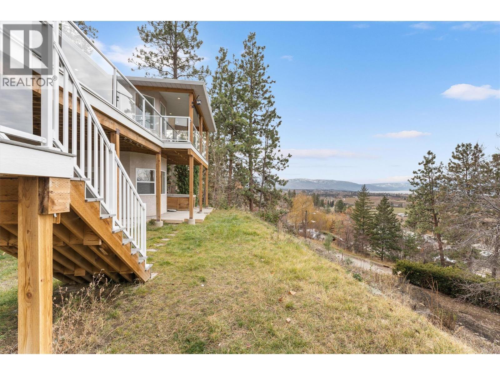 1180 Ray Road, Kelowna, BC - Outdoor