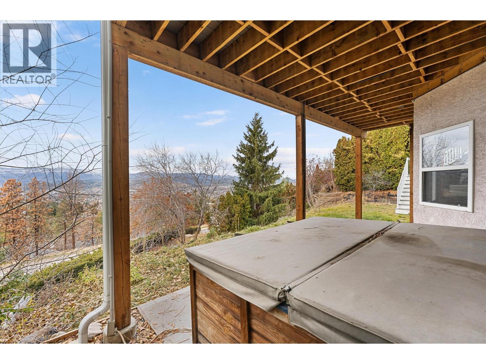 1180 Ray Road, Kelowna, BC - Outdoor With Exterior