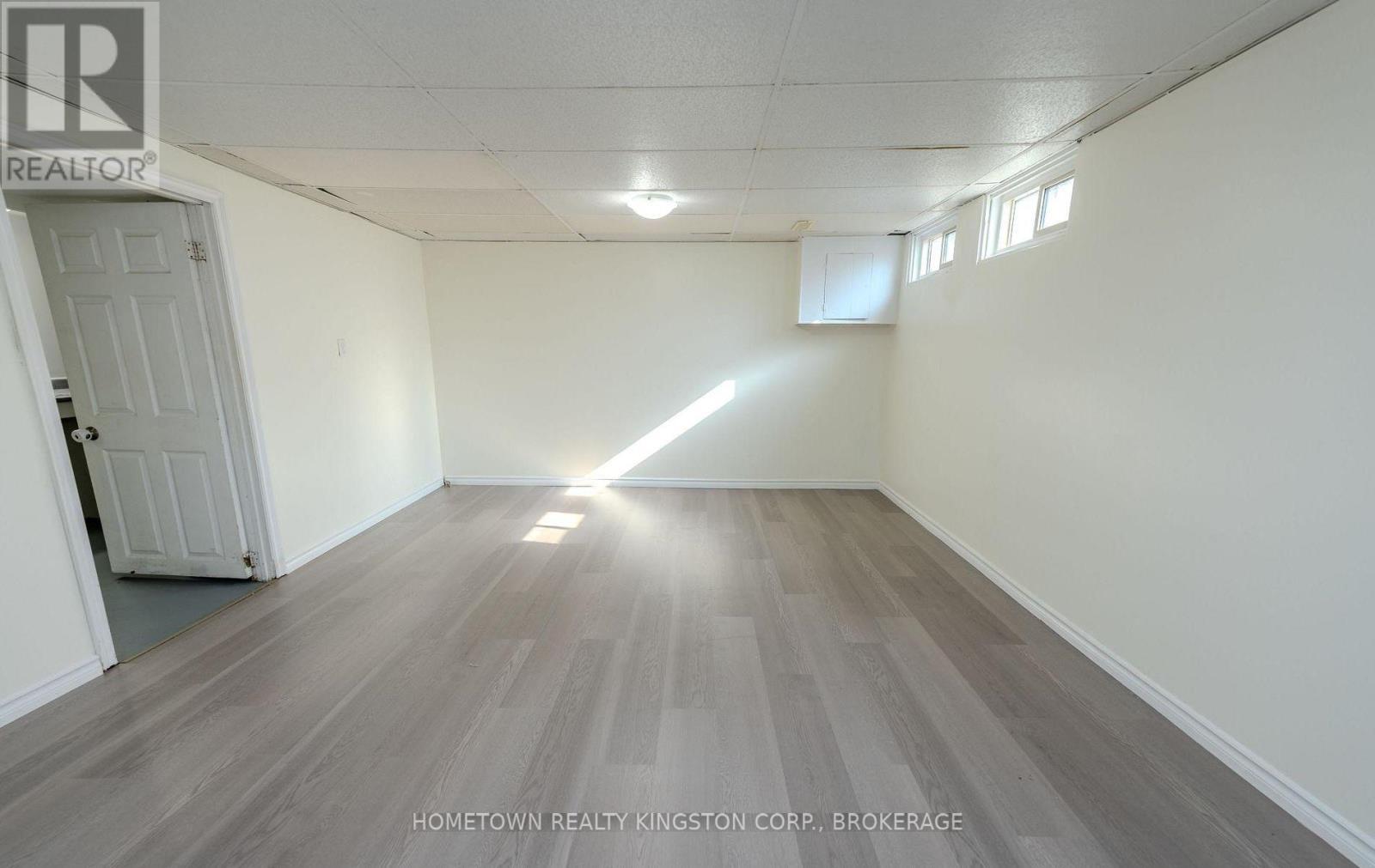 983 Oakview Avenue, Kingston (South Of Taylor-Kidd Blvd), ON - Indoor