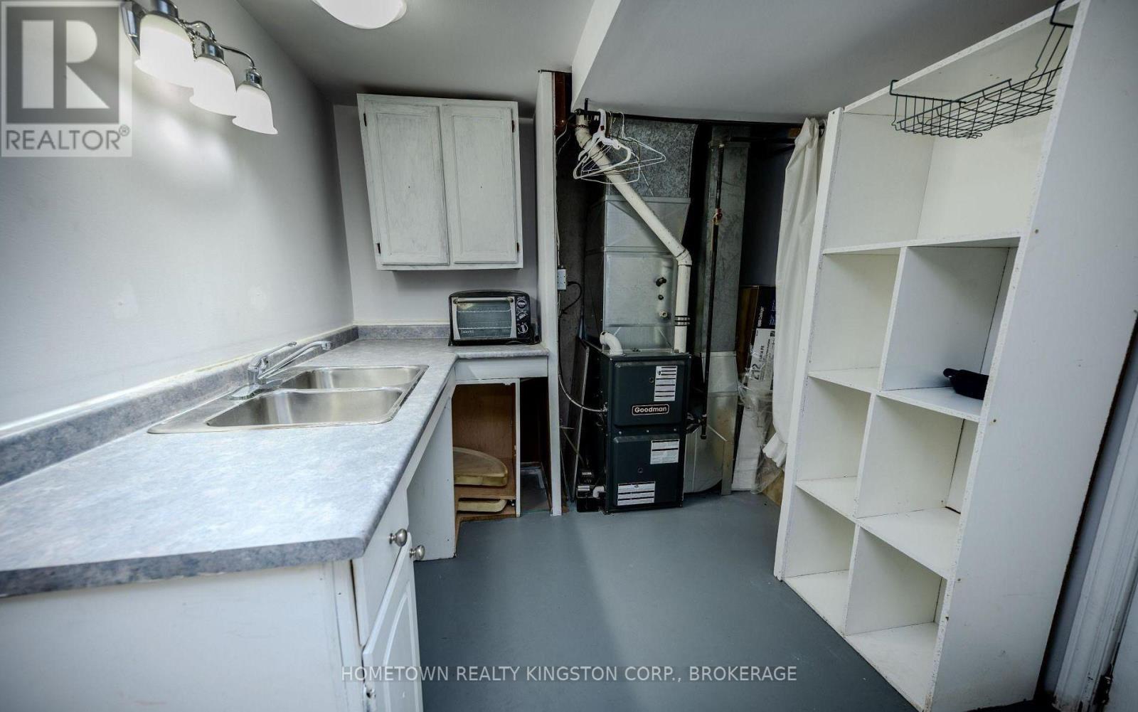 983 Oakview Avenue, Kingston (South Of Taylor-Kidd Blvd), ON - Indoor