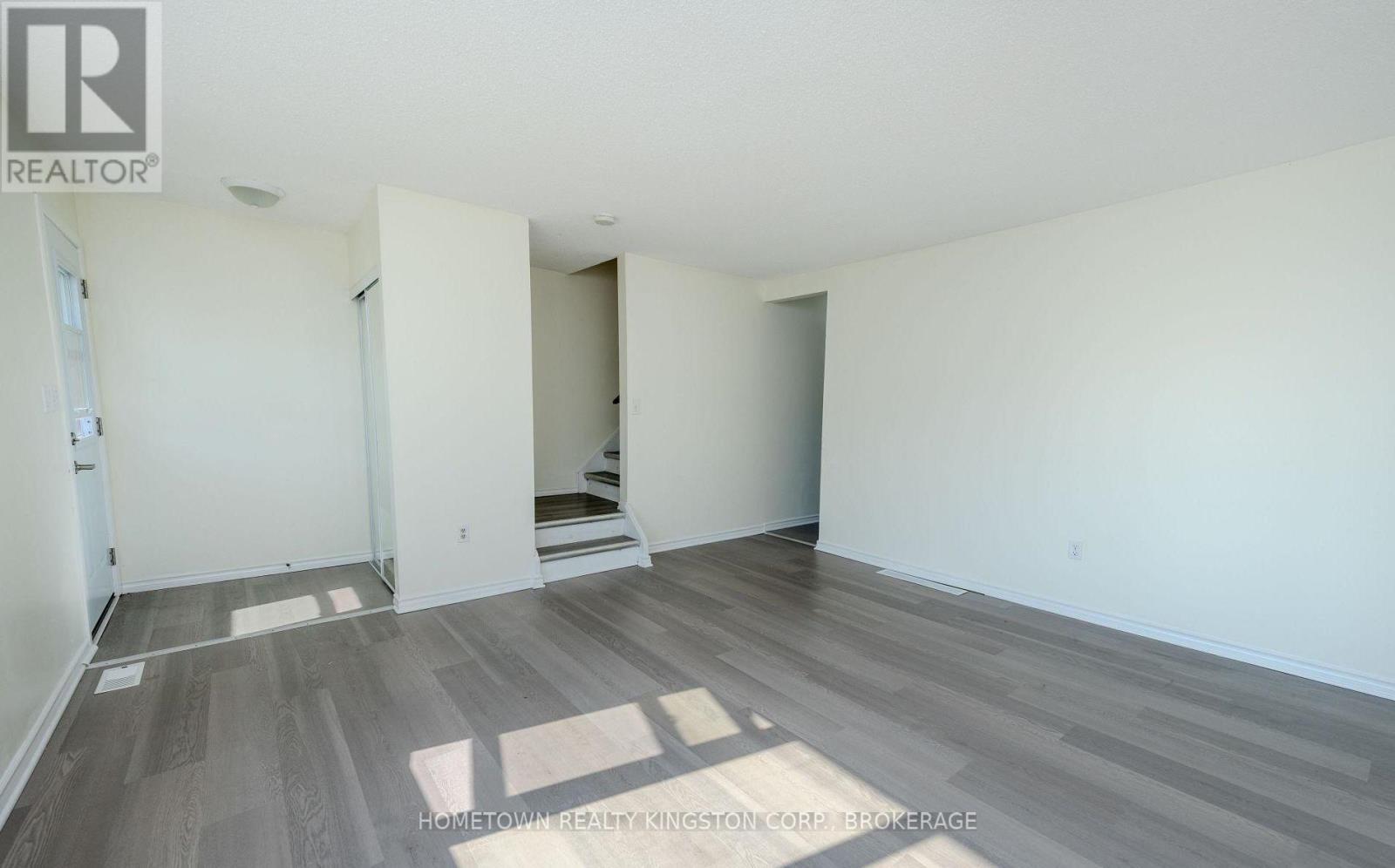 983 Oakview Avenue, Kingston (South Of Taylor-Kidd Blvd), ON - Indoor Photo Showing Other Room