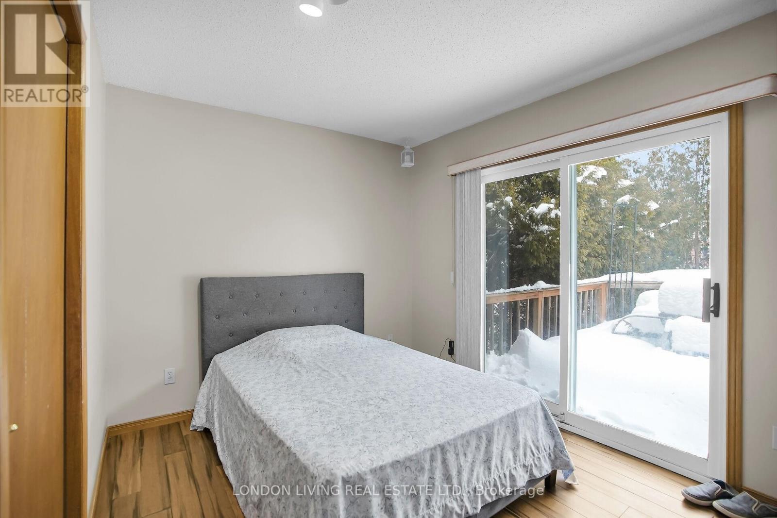 42 Bourbon Lane, London East (East I), ON - Indoor Photo Showing Bedroom