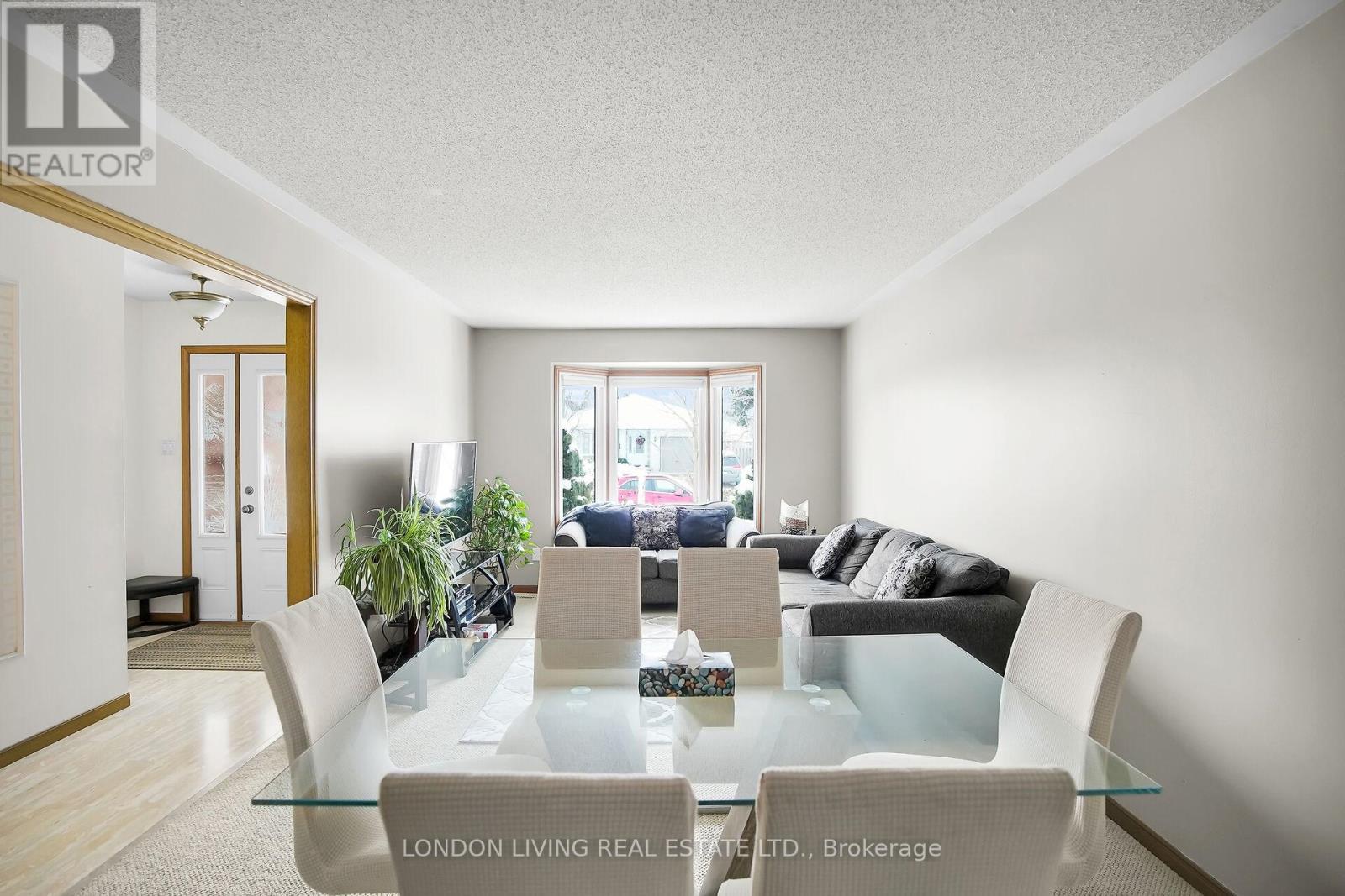 42 Bourbon Lane, London East (East I), ON - Indoor Photo Showing Dining Room