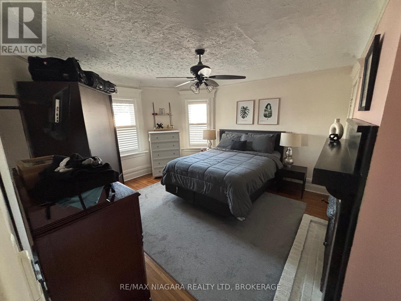4766 Ryerson Crescent, Niagara Falls (Downtown), ON - Indoor Photo Showing Bedroom