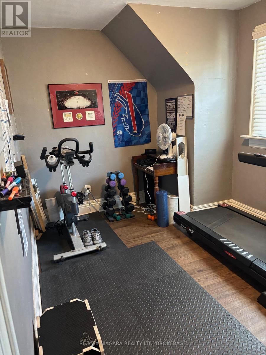 4766 Ryerson Crescent, Niagara Falls (Downtown), ON - Indoor