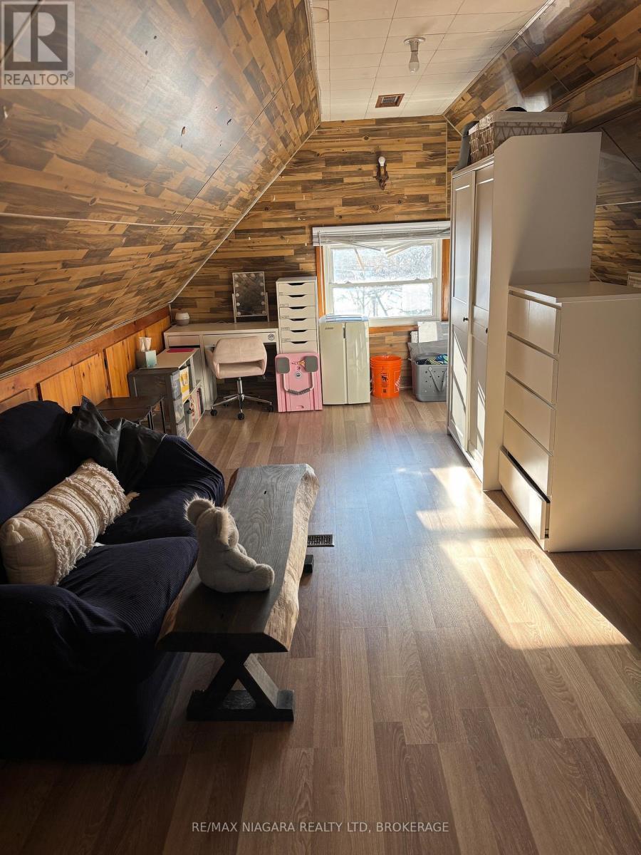 4766 Ryerson Crescent, Niagara Falls (Downtown), ON - Indoor