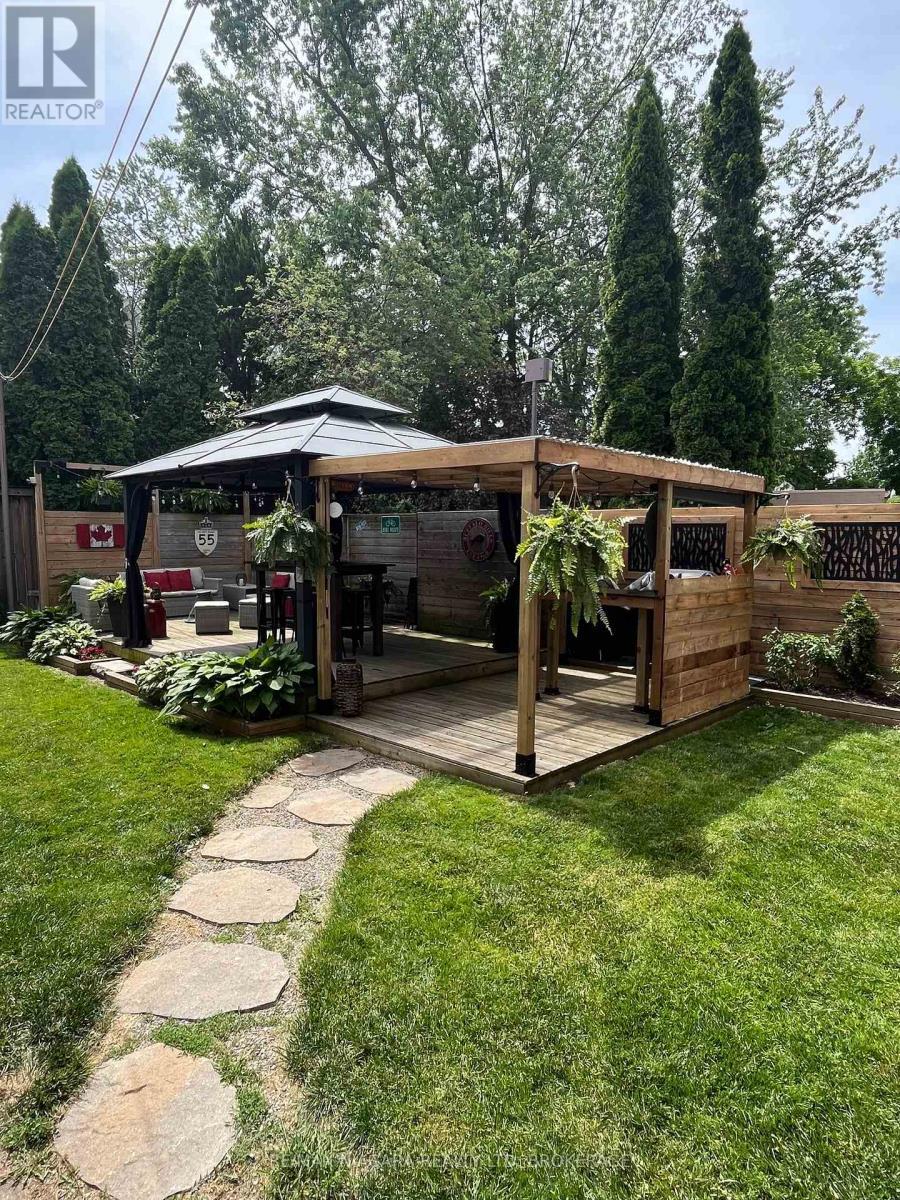 4766 Ryerson Crescent, Niagara Falls (Downtown), ON - Outdoor