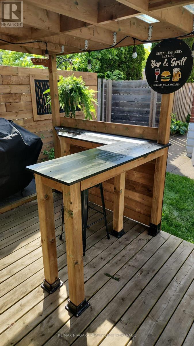 4766 Ryerson Crescent, Niagara Falls (Downtown), ON -