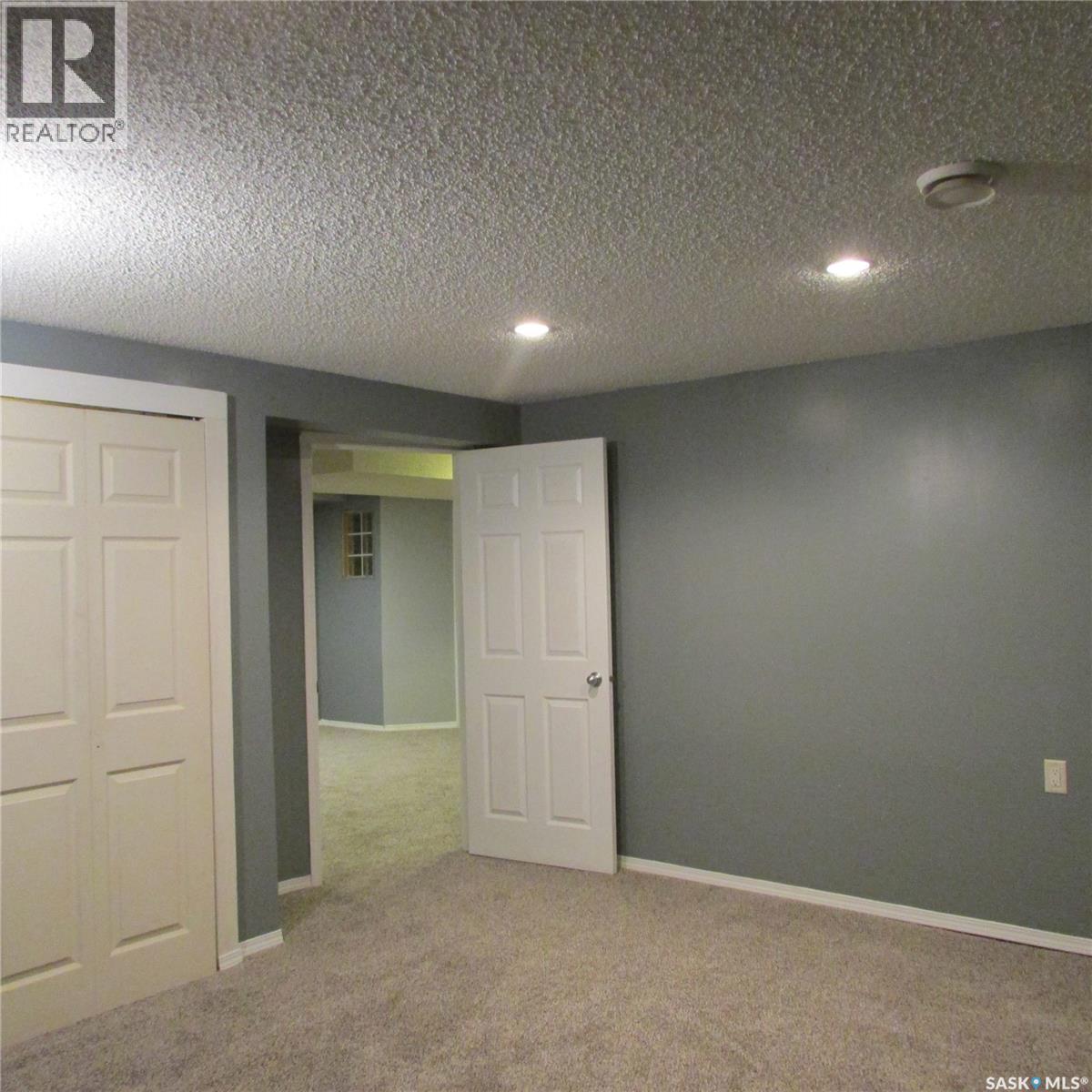 11 Watts Bay, Regina, SK - Indoor Photo Showing Other Room