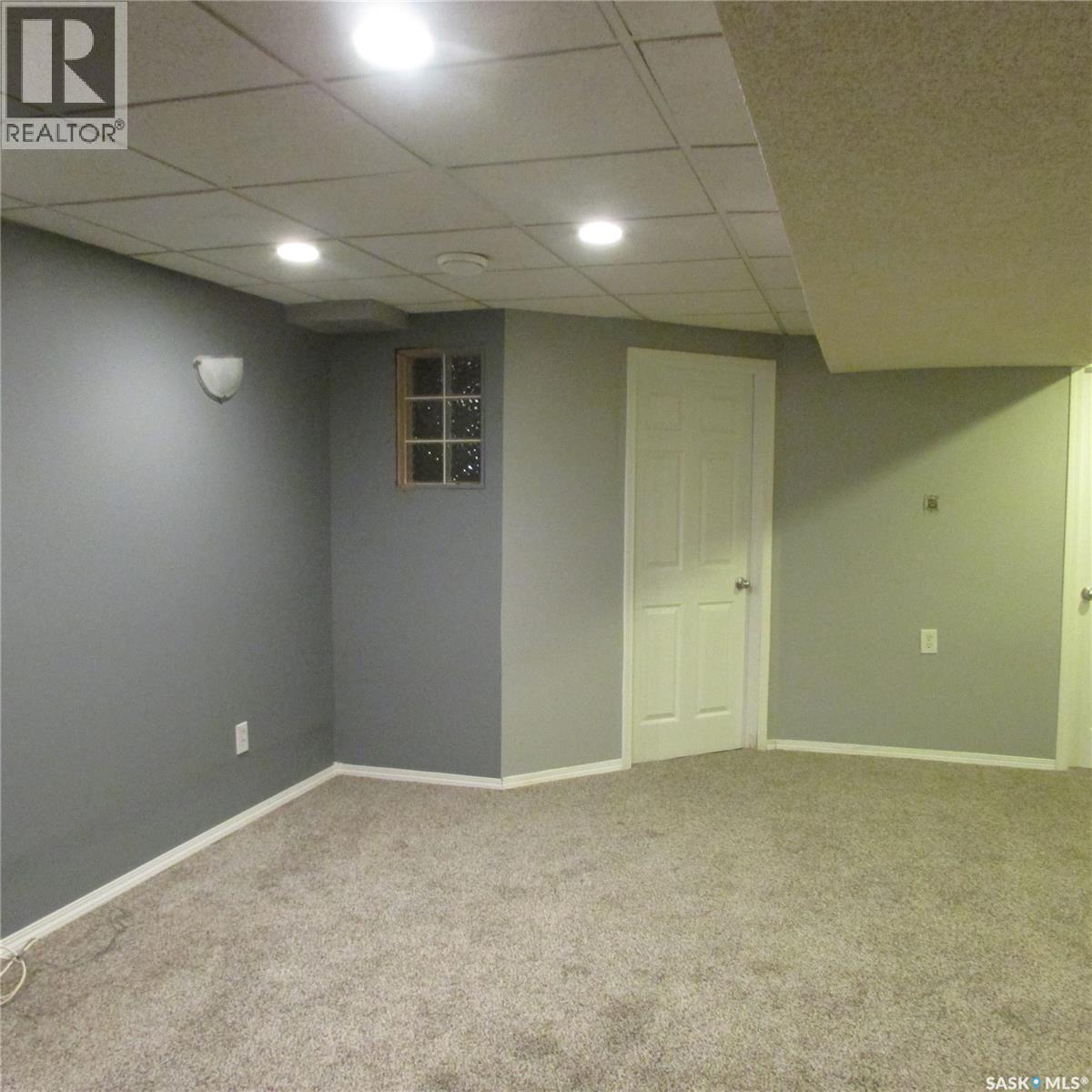 11 Watts Bay, Regina, SK - Indoor