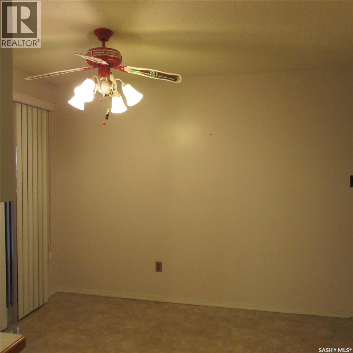 11 Watts Bay, Regina, SK - Indoor Photo Showing Other Room