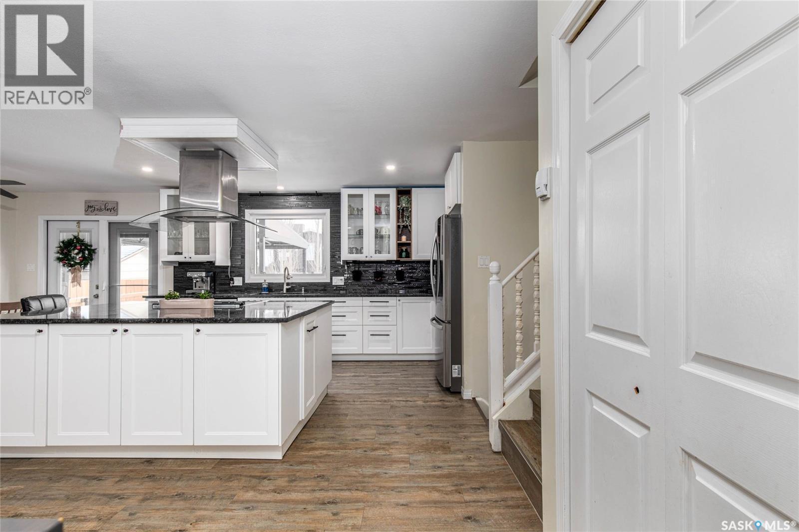 1266 Maybery Crescent, Moose Jaw, SK - Indoor Photo Showing Kitchen