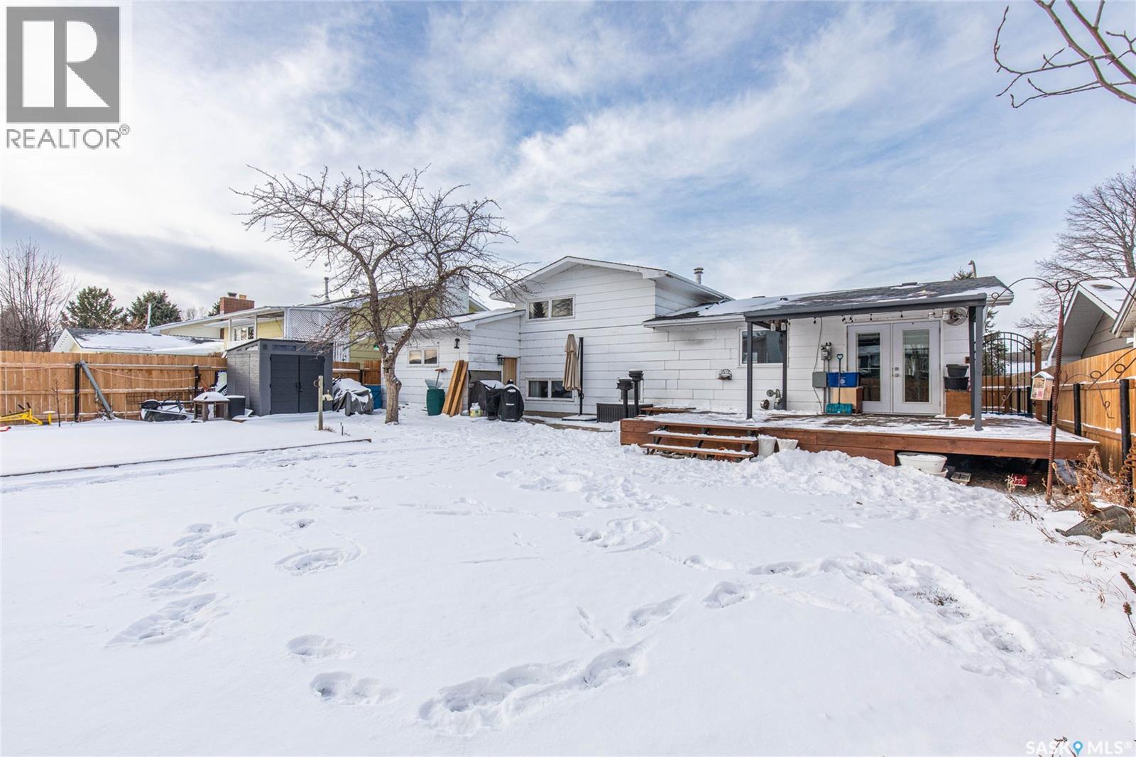 1266 Maybery Crescent, Moose Jaw, SK - Outdoor With Deck Patio Veranda